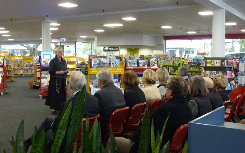 Mayor Stevie Chadwick opens the temporary library in Pukuatua Street, Rotorua